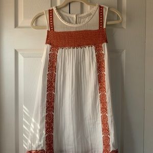 hinge sleeveless white dress w/ orange embroidery